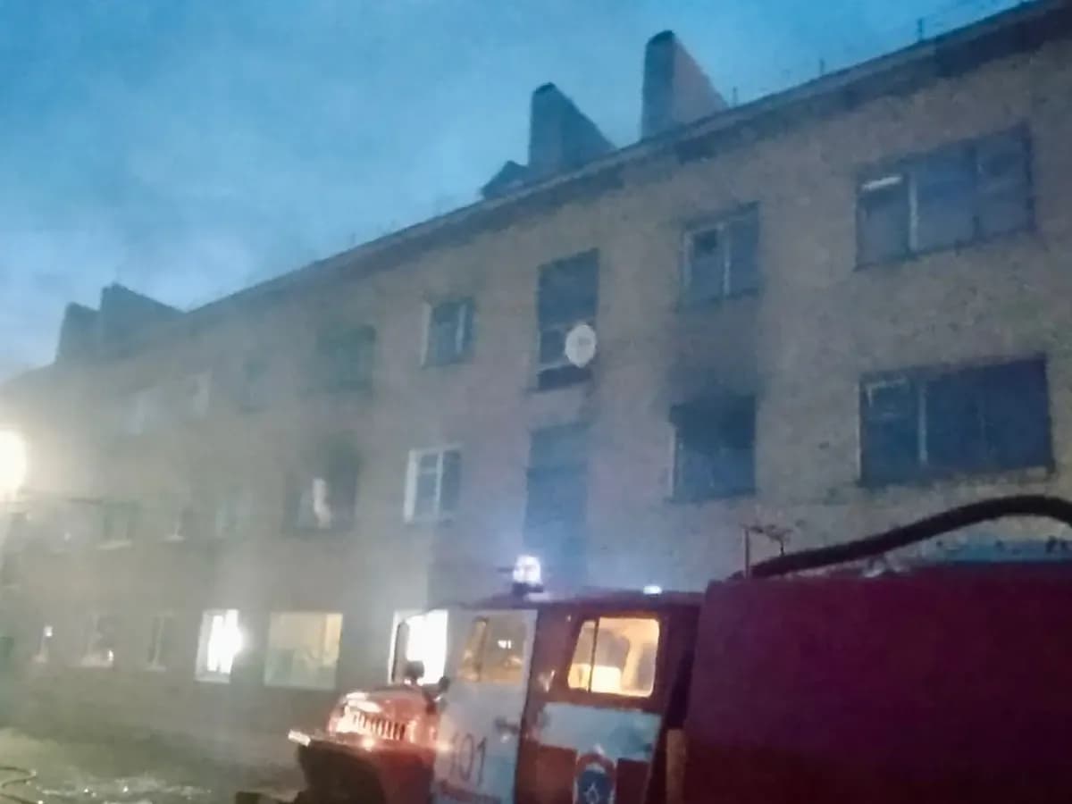 В Заполярье Коми при пожаре один человек погиб, 28 эвакуировали и 5 спасли
