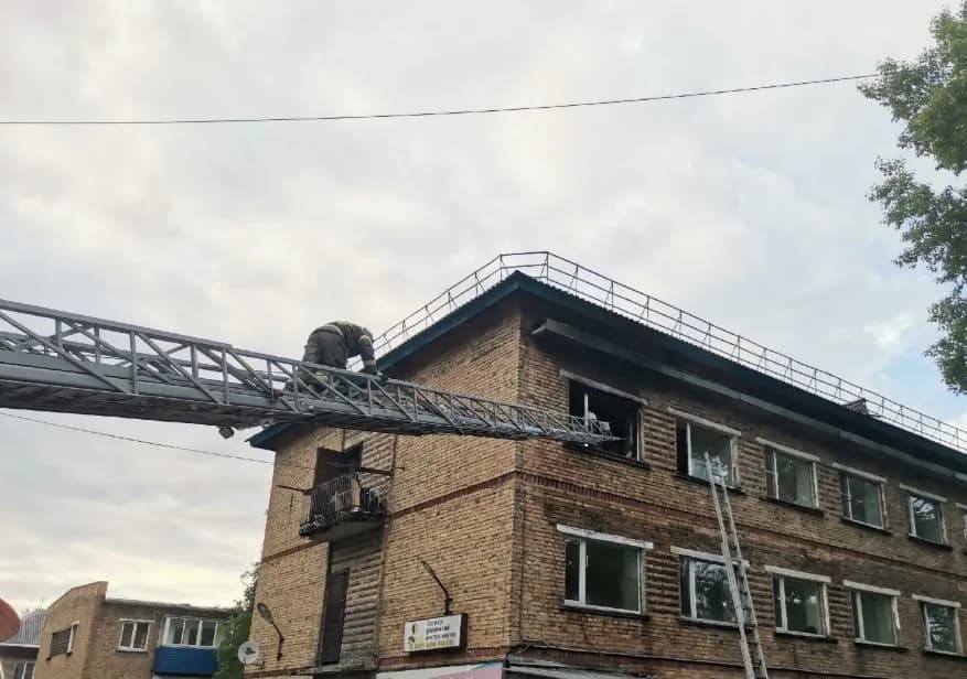 В Коми при трёх пожарах спасли одного и эвакуировали 177 человек
