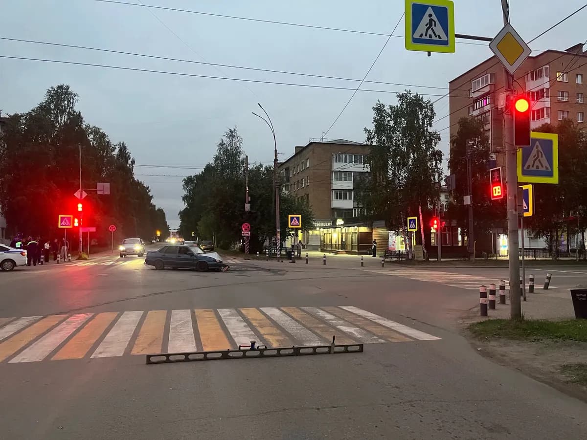 В Коми произошли четыре ДТП с участием автобуса, мотоцикла, самоката и ВАЗов