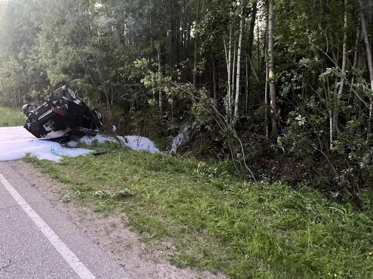 В Коми в ДТП под Ухтой погиб юноша, четыре девушки госпитализированы
