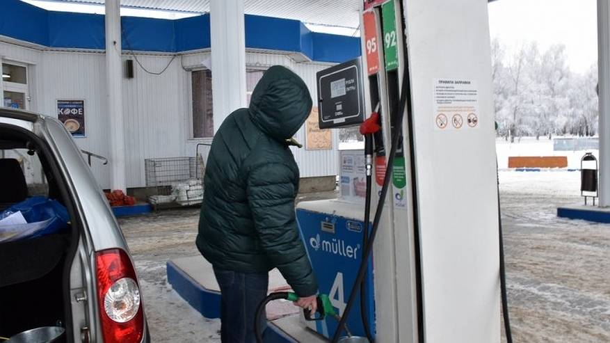 Главная картинка новости: Правительство вводит ограничения на экспорт бензина