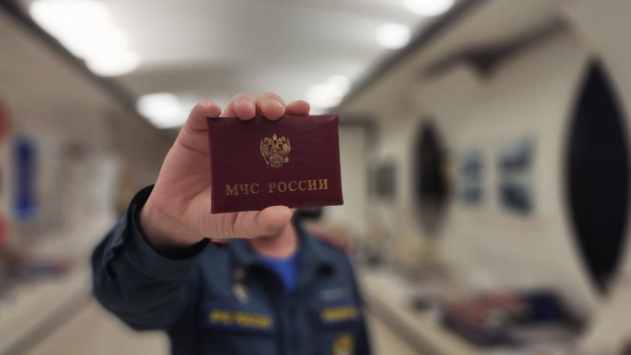 Главная картинка новости: В Коми спасатели МЧС нашли тело одного из пропавших на реке под Жешартом