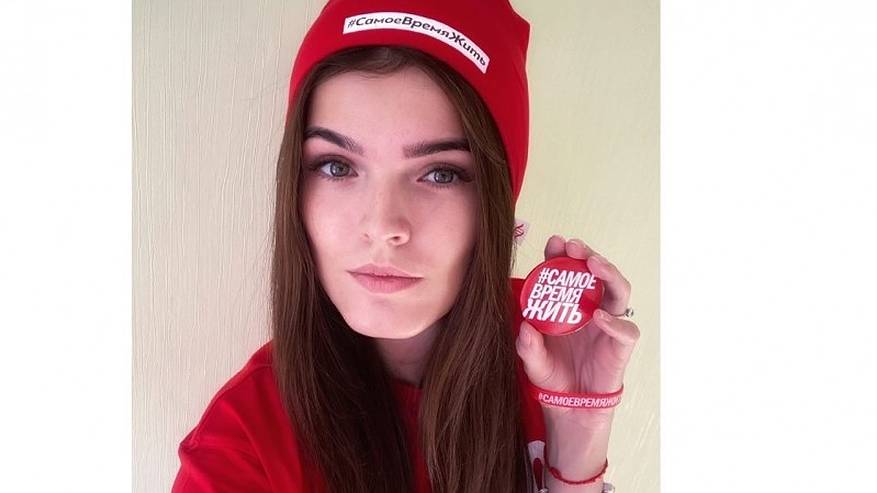 Главная картинка новости: Сыктывкарка со сложным заболеванием обращается за помощью к неравнодушным