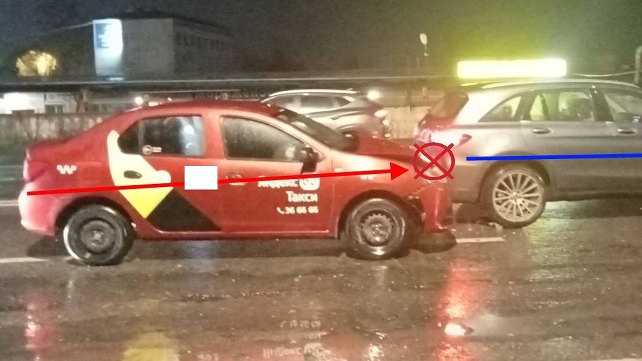 Главная картинка новости: В Сыктывкаре пассажирка такси пострадала в аварии