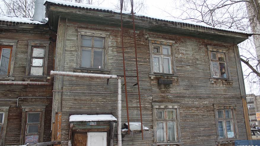 Главная картинка новости: В Сыктывкаре под снос пойдут три ветхих деревянных дома