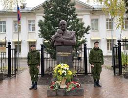 В Сыктывкаре почтили память выдающегося педагога Александра Католикова