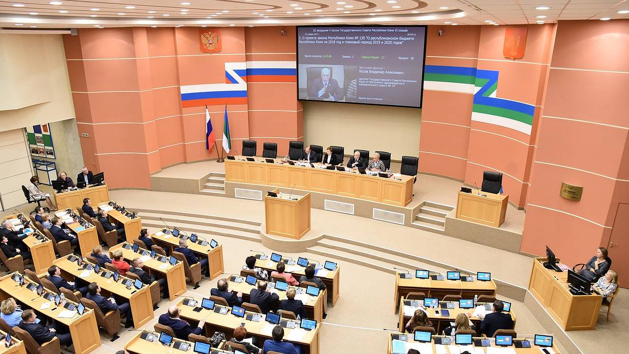 Главная картинка новости: В Коми заменят старые лифты в домах