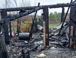 В Ухтинском поселке на месте пожара найдено тело мужчины