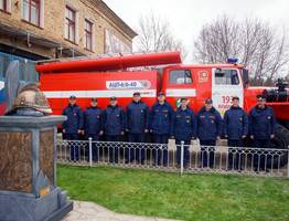 В ухтинском поселке установили памятный монумент, посвященный пожарным