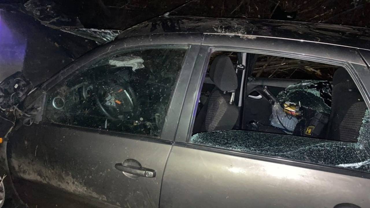 Главная картинка новости: Ночью в аварии под Сыктывкаром погибли двое