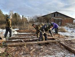 Сыктывкарские волонтеры помогают строить новый приют для бездомных животных