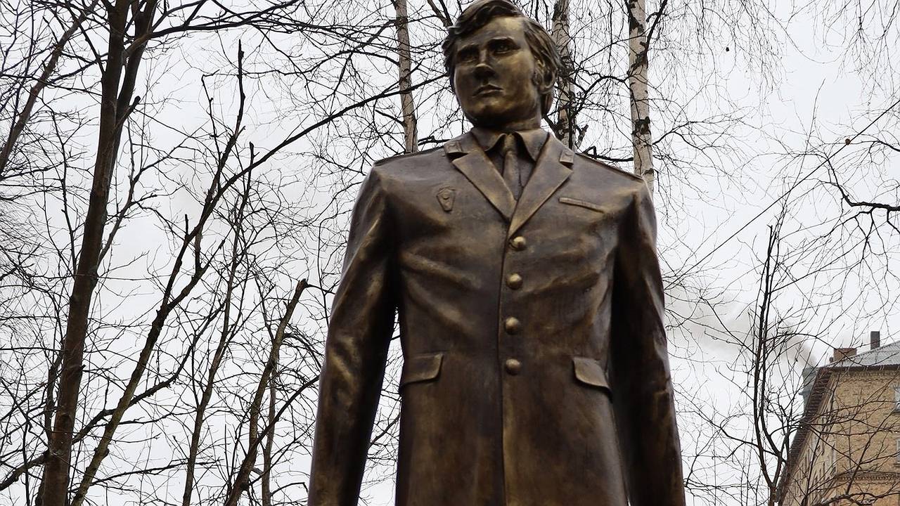 Главная картинка новости: В Коми открыли памятник Почетному гражданину