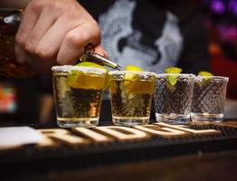 В Коми женщина получила удар по лицу из-за рюмки с текилой