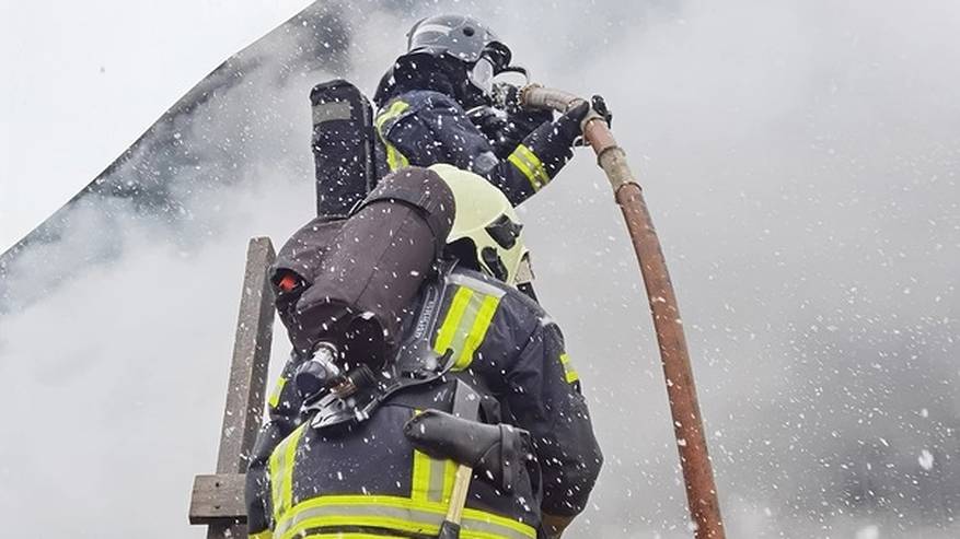 Главная картинка новости: В Ухте из-за неосторожного обращения с огнем погиб мужчина