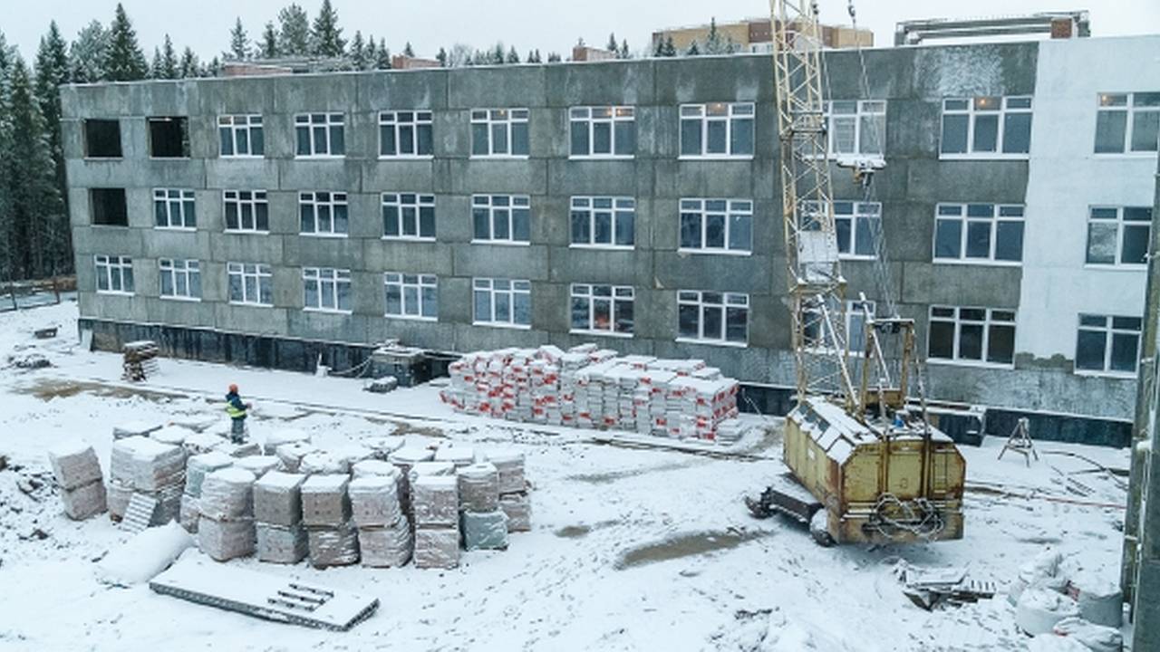 Главная картинка новости: В Коми могут начать строить новые школы