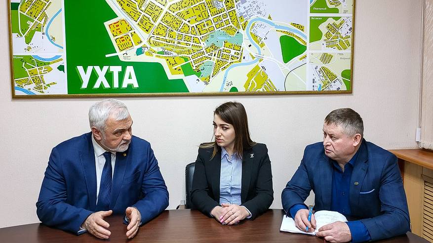 Главная картинка новости: Владимир Уйба оценил работу фонда «Защитники Отечества» в Ухте