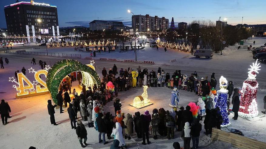 Главная картинка новости: "ВоркутаУголь" подарила горожанам новогоднюю сказку