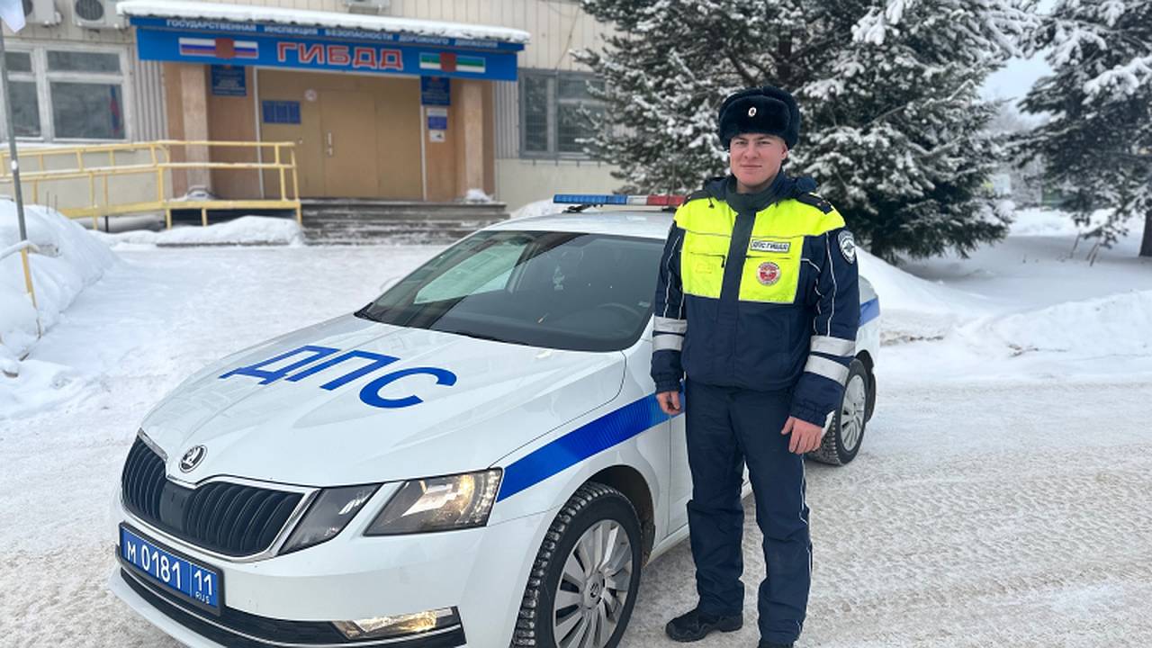 Главная картинка новости: Неравнодушные полицейские Коми помогли водителю