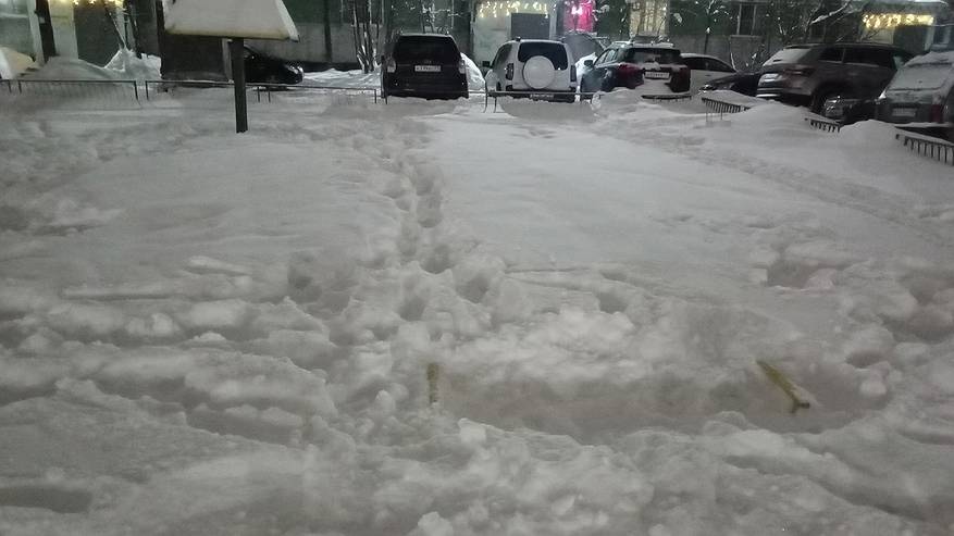 Главная картинка новости: Ухтинцы рискуют травмироваться из-за бездействия властей