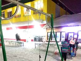 В поселке Коми установили опасную детскую площадку