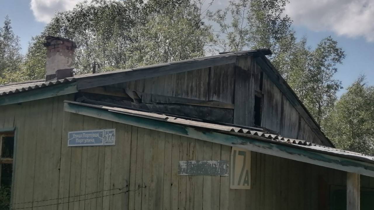 Главная картинка новости: В Коми администрация поселка пытается сделать семью из 5 человек бомжам