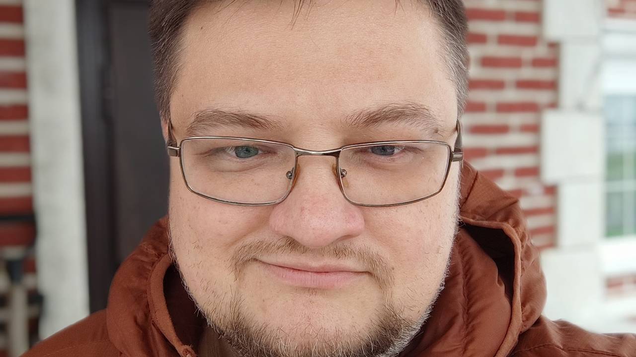 Главная картинка новости: Создатель нейро-портретов дал эксклюзив нашему порталу