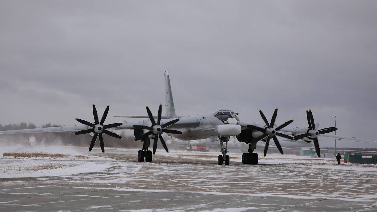 Главная картинка новости: В Коми почтили память военных-интернационалистов