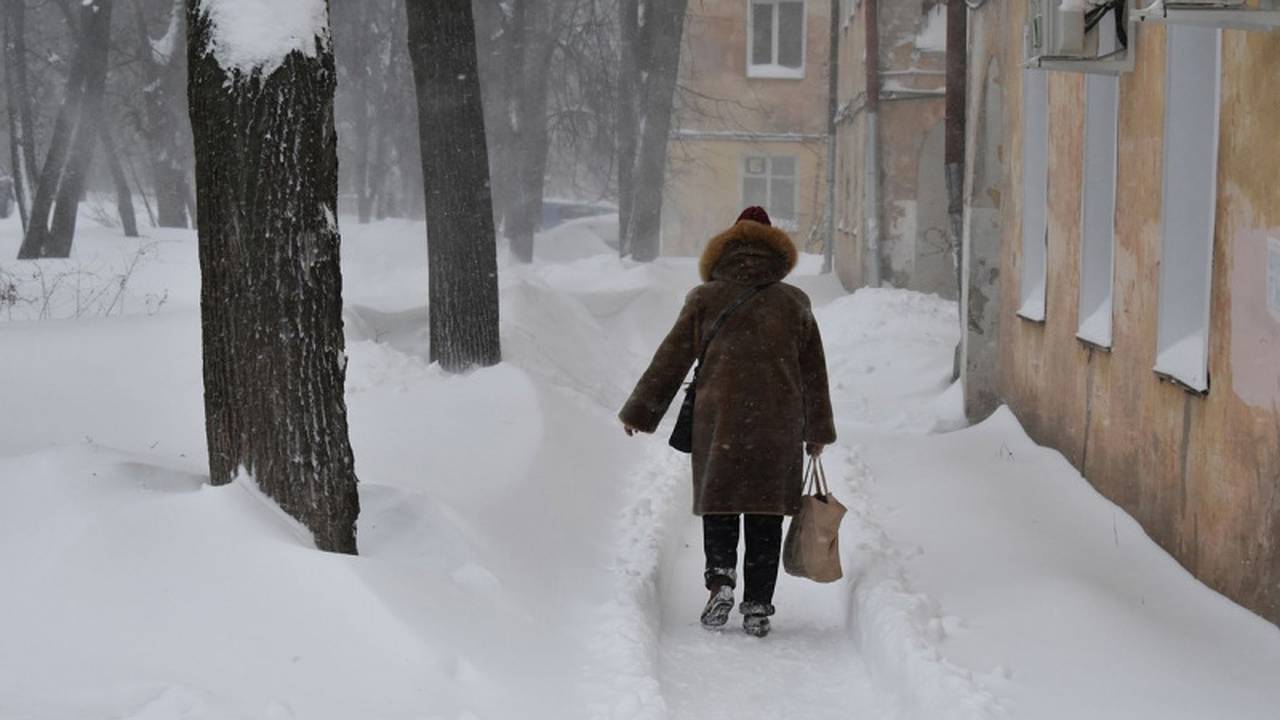 Главная картинка новости: Пенсионерам с 20-летним стажем обещана компенсация с 12 марта