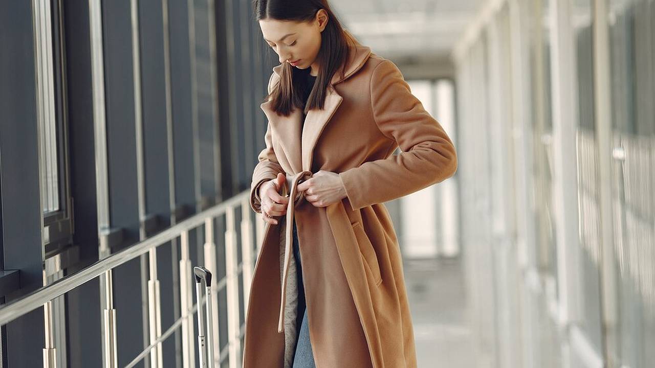 Главная картинка новости: Названо роскошное пальто на весну - тихая роскошь