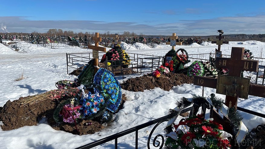 Главная картинка новости: В Коми сотрудники ОМОН "Зырянин" почтили память погибшего бойца из отряда