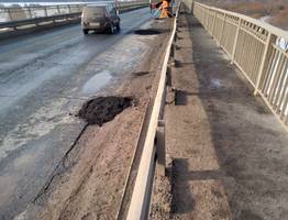 Жители Сыктывкара теряют колёса на опасном мосту