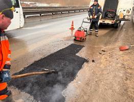 Дорожники Сыктывкара открыли сезон ямочного ремонта