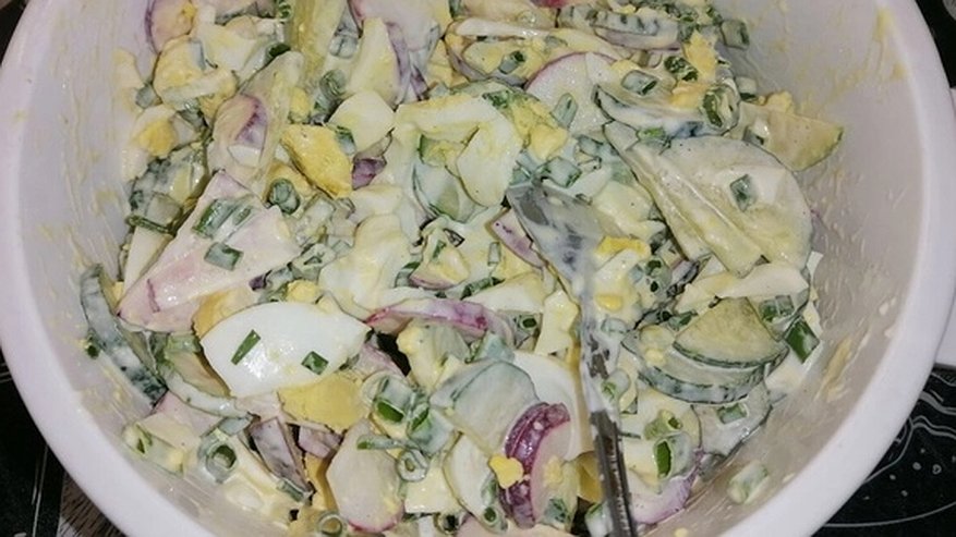 Один из самых простых и вкусных салатов: в нем всего три ингредиента
