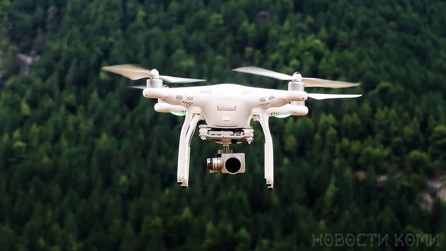 Главная картинка новости: Утренний полет беспилотника над Ухтой оказался учебно-тренировочным