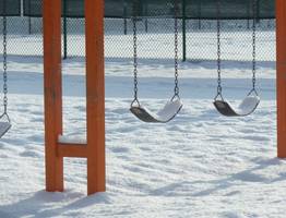 Из сквера в Сыктывкаре пропали горка и качели