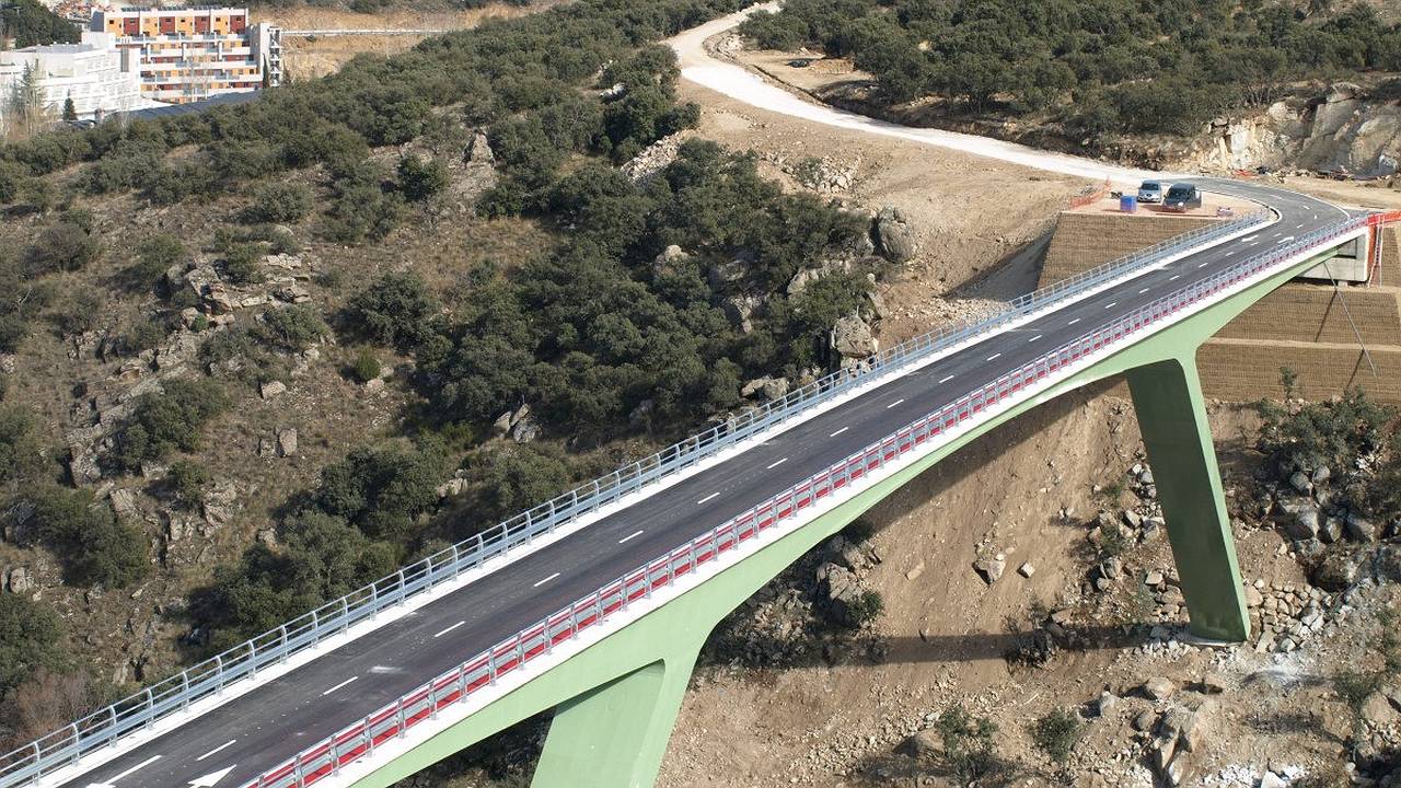 Главная картинка новости: В Коми хотят ускорить строительство моста через Печору