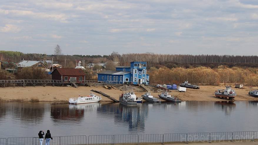 Главная картинка новости: В Сыктывкаре запустят регулярные пассажирские перевозки на переправе Алешино – Седкыркещ