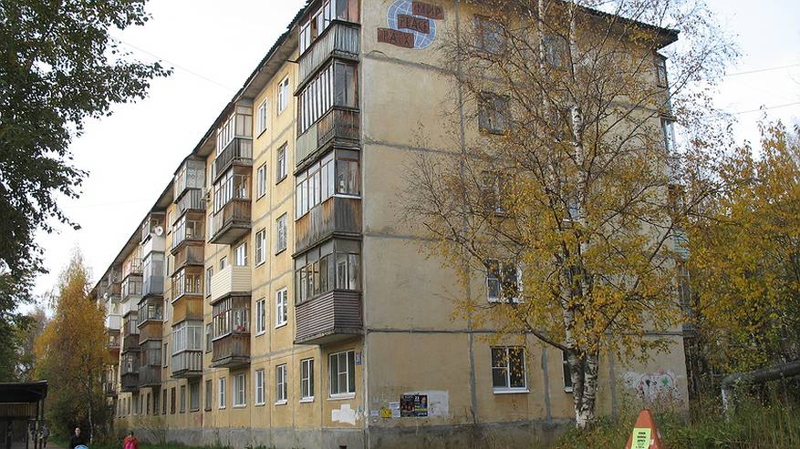 Главная картинка новости: Сыктывкарца с семьей выселили из квартиры бабушки