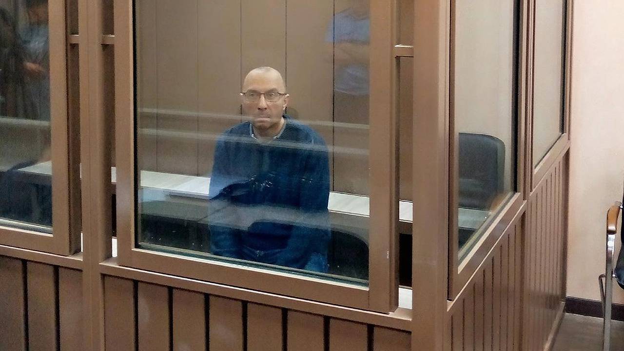 Главная картинка новости: В Коми никак не могут уволить мэра подозреваемого в коррупции