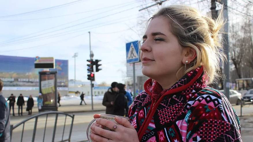 Главная картинка новости: Как узнать о чем думает человек по его губам