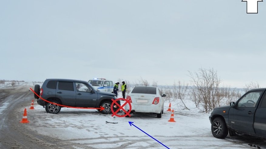 На кольцевой в Коми произошло столкновение внедорожника и легковушки