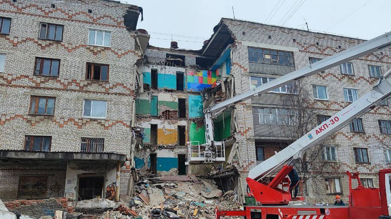 Главная картинка новости: В Печоре завершили поисковые работы на месте обрушения части дома