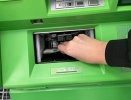 Мошенники украли у 2-х жительниц Коми более 350 000 рублей