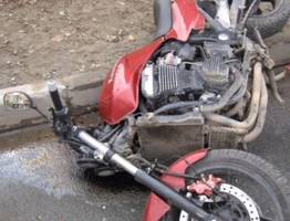 В Коми мотоцикл из-за столкновения с авто отбросило на «Ниву»