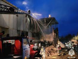 В Коми ночью горел бункер с опилками