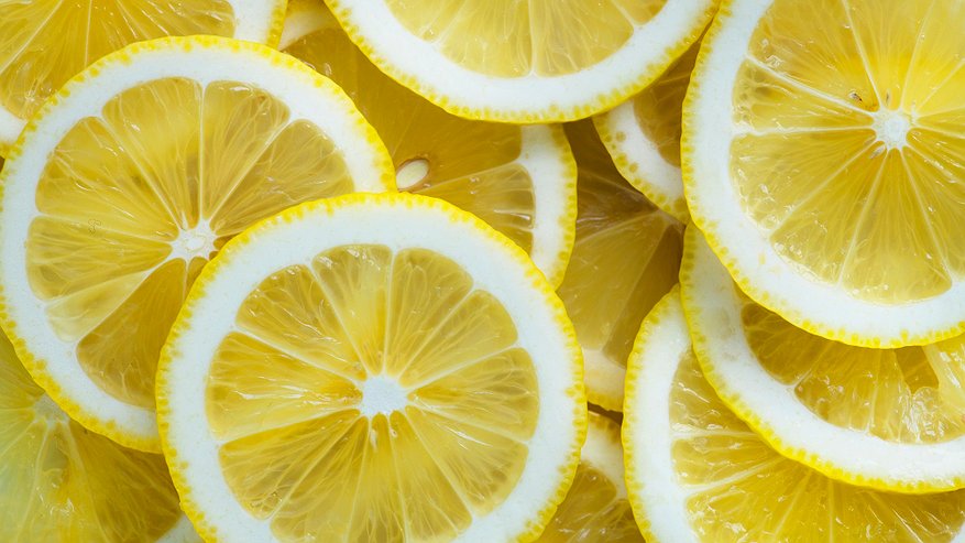 Сварите лимон и выпейте эту воду натощак: утром вы не узнаете себя в зеркале
