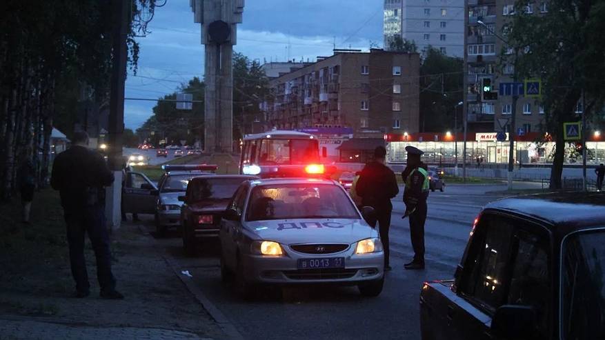 Главная картинка новости: Если найдут это под капотом с 3 июня – лишат прав: водителей ожидает большой неприятный сюрприз