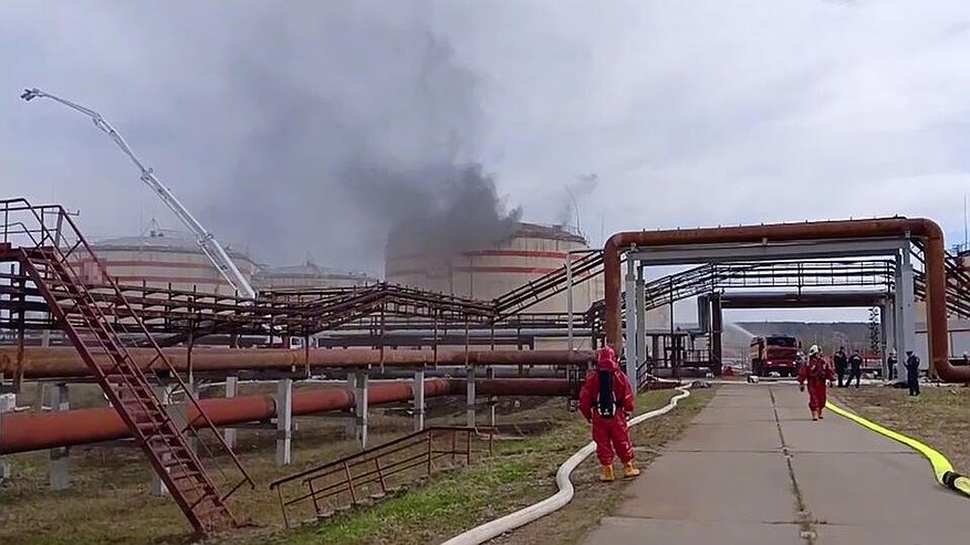Пожар потушили на НПЗ в Коми, 2 человека не спаслись