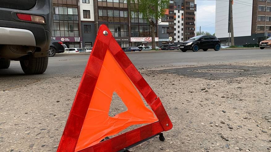 Главная картинка новости: В Сыктывкаре дети пострадали в результате двух ДТП