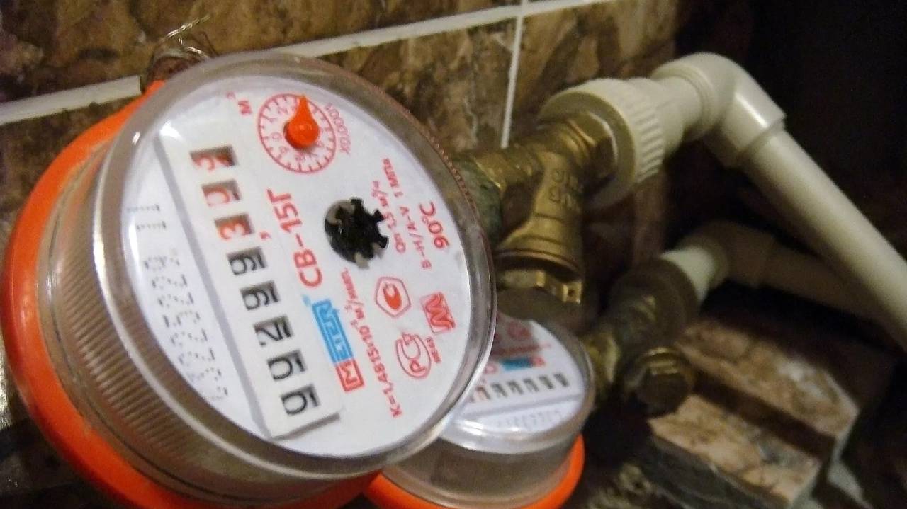 Главная картинка новости: С июня вступают в силу новые правила учета ЖКХ. Всех, у кого есть счетчики, ждут неожиданные последствия